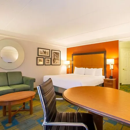 La Quinta By Wyndham Charlotte Airport South-3